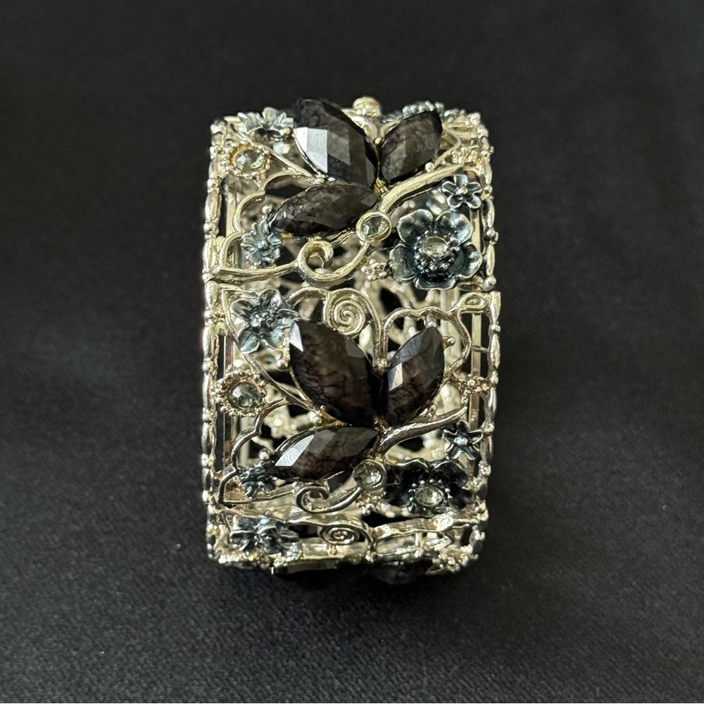 Vintage Jewelry - Bracelets - Picture 2 of 13
